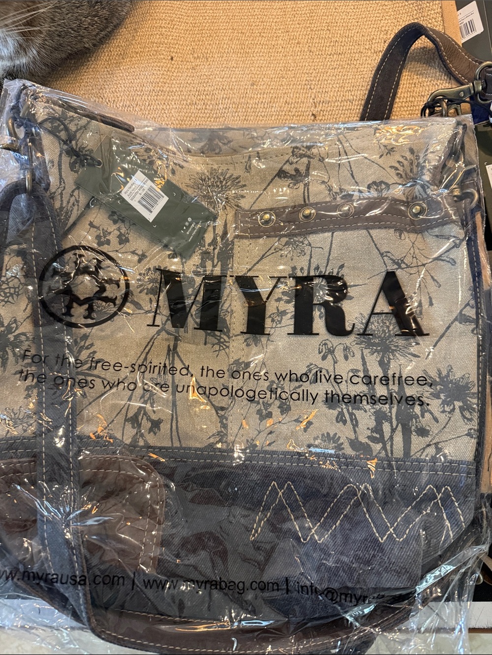 MYRA SOLIDASTER SHOULDER BAG NWT - Picture 7 of 9